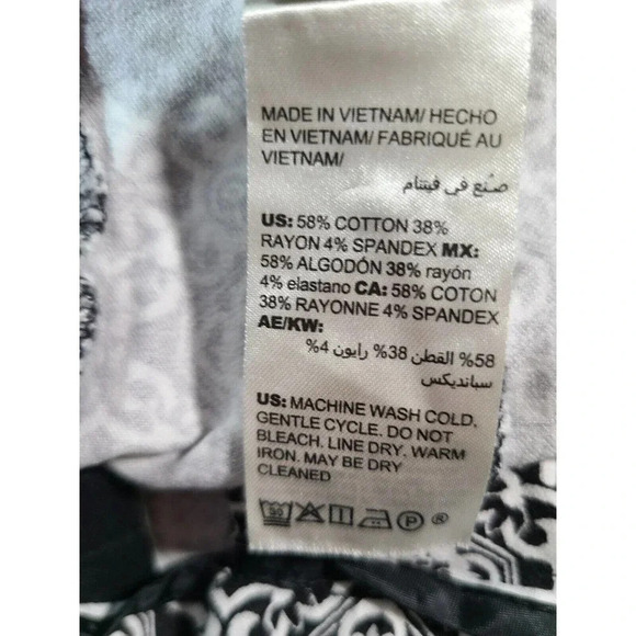 Chico's Women's Secret Stretch Straight Leg Pants 3R Black White Tile Print - Picture 7 of 7